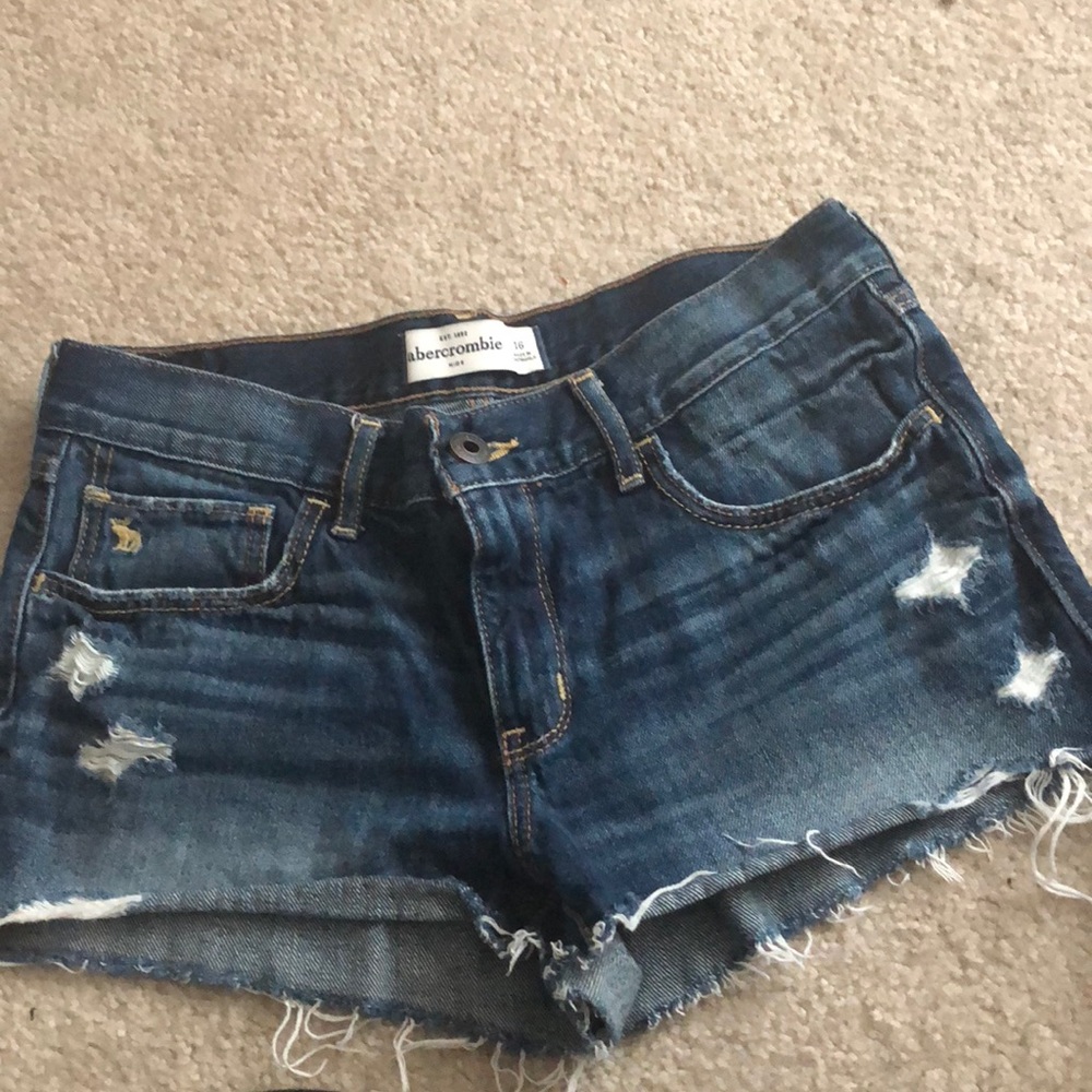 Abercrombie kids distressed denim short shorts